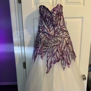 Tiffany Prom dress - size 4